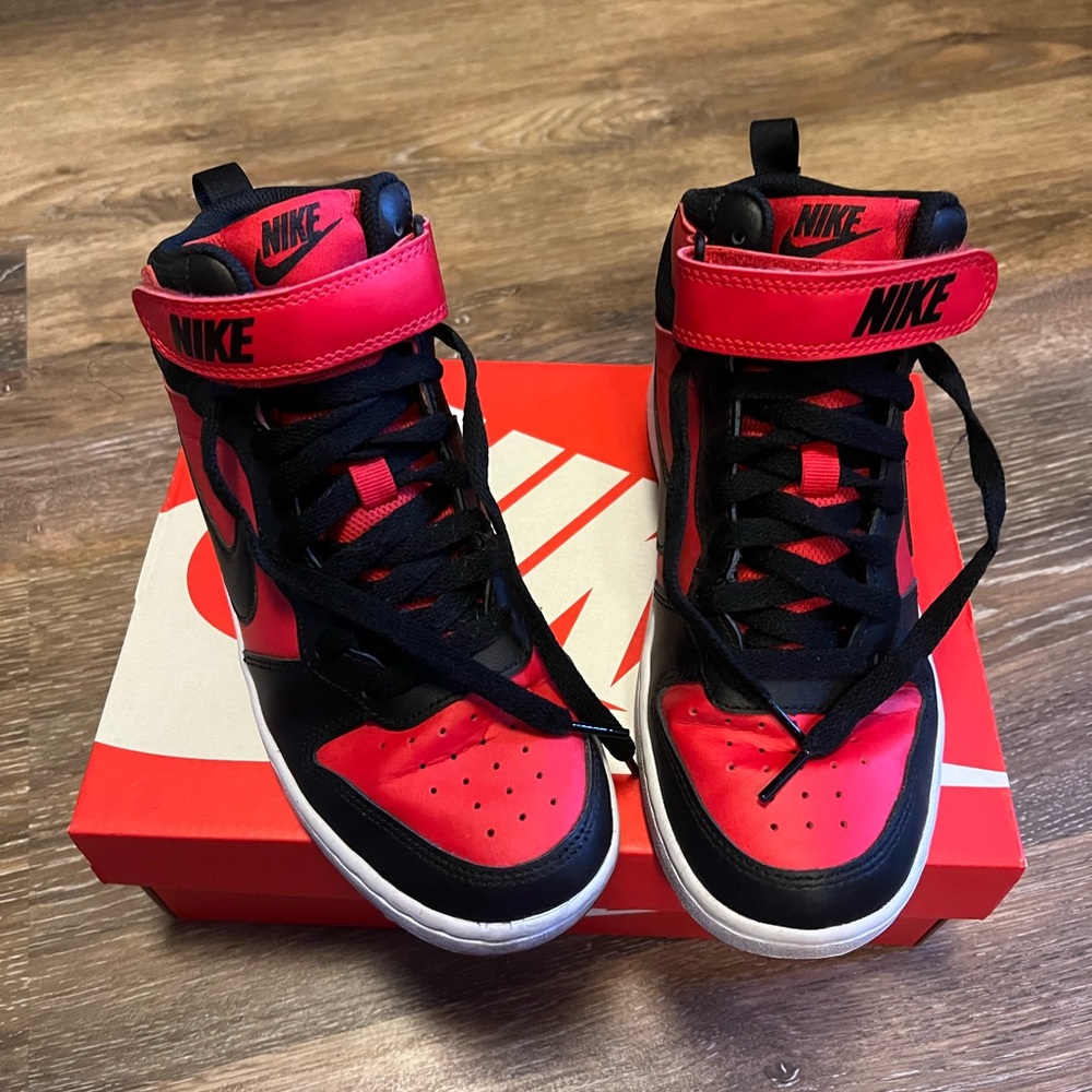 Nike Court Borough Mid Sneakers